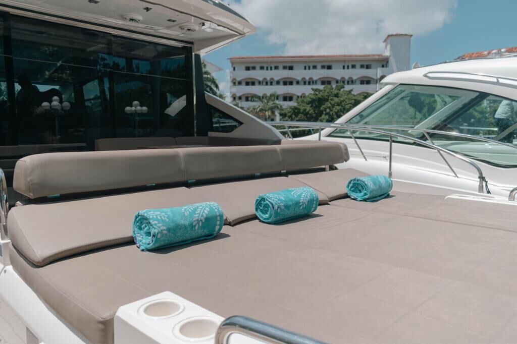 Fairline 60