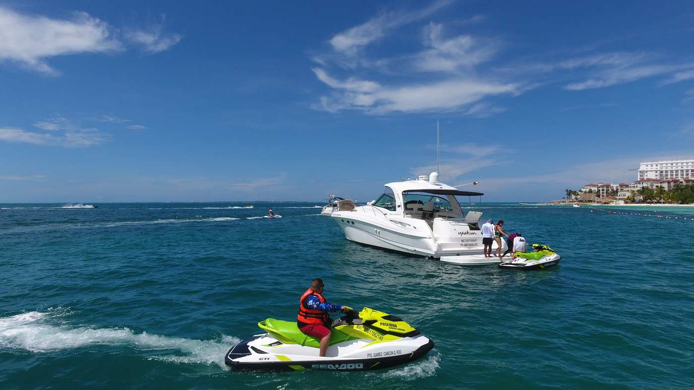 Jet ski