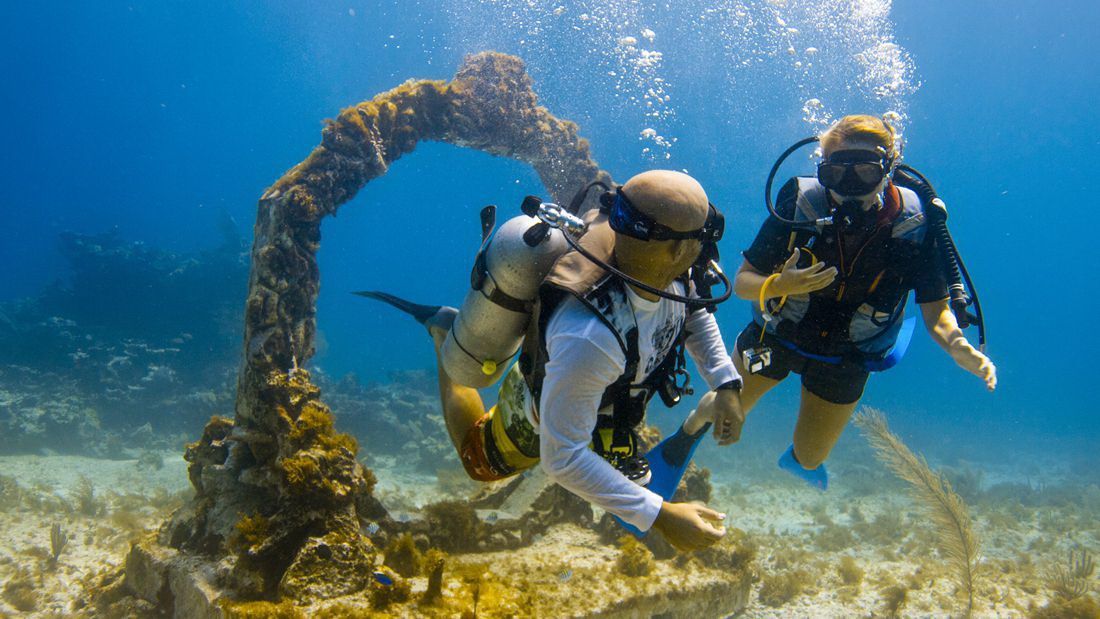 Dive Cancun and Isla Mujeres from your yacht