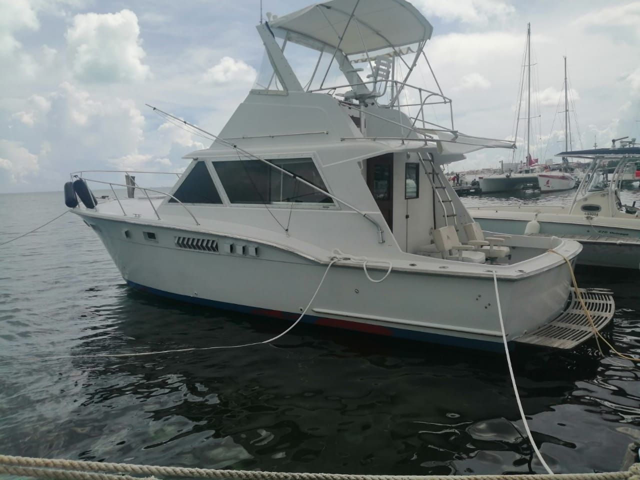 Chris Craft 37 Fishing Boat in Cancun & Isla Mujeres
