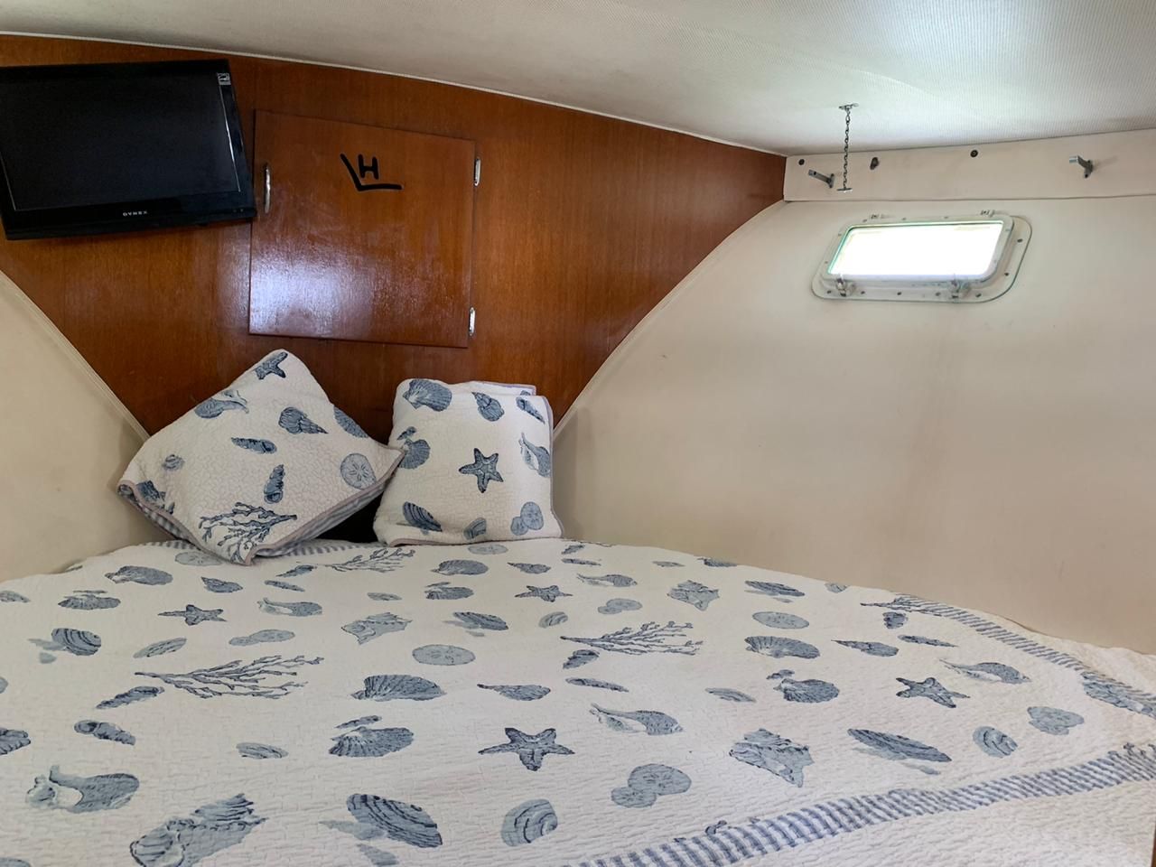 Chris Craft 37 Fishing Boat in Cancun & Isla Mujeres