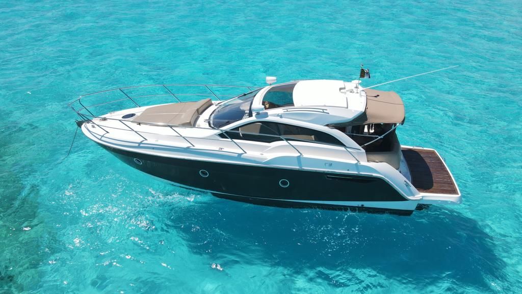 Sessa Marine 35 ft Private Yacht in Cancun