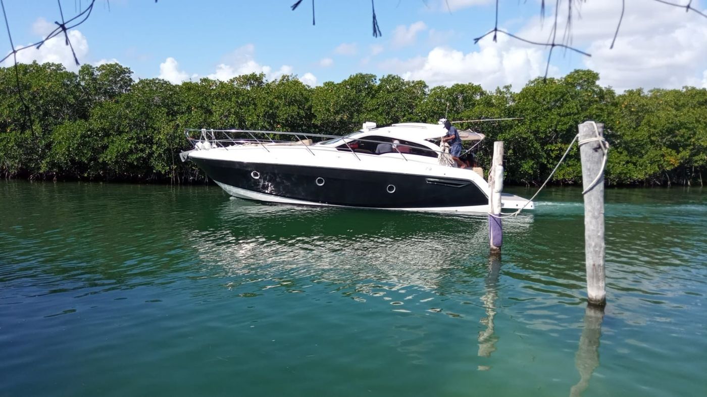 Sessa Marine 35 ft Private Yacht in Cancun