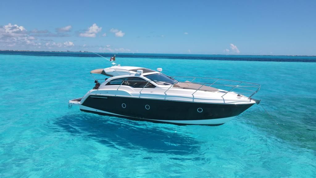 Sessa Marine 35 ft Private Yacht in Cancun