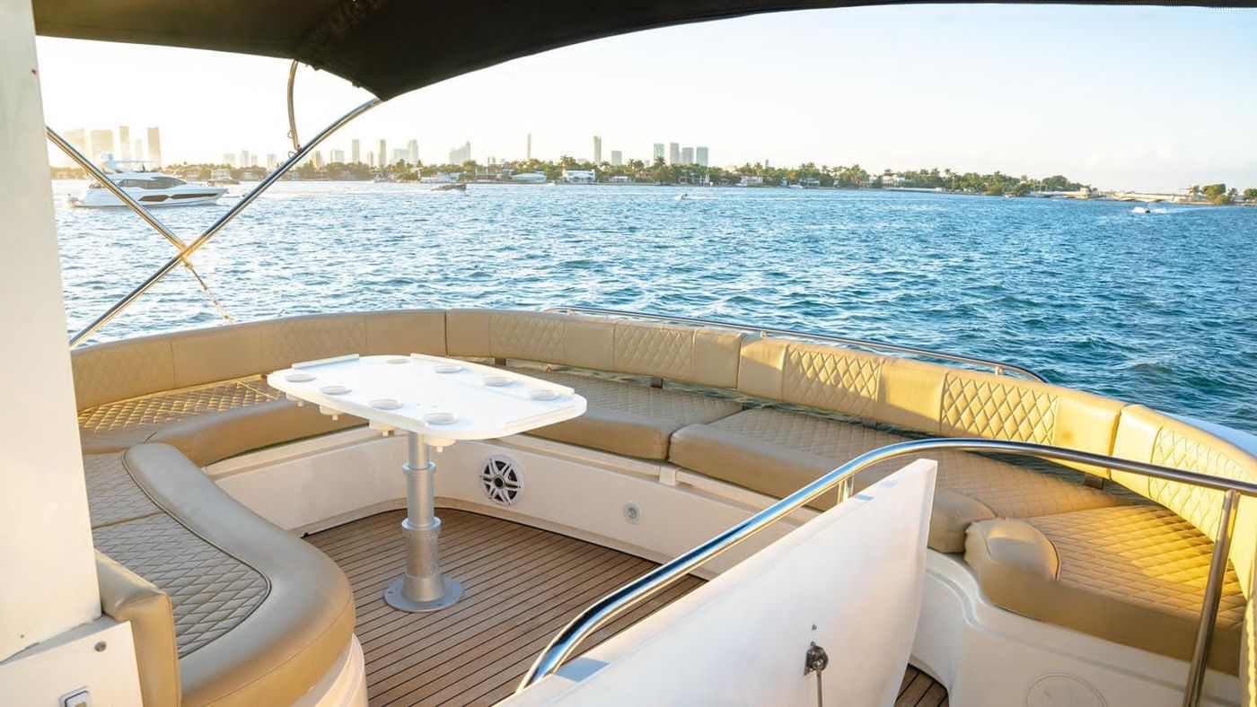 Fairline 68 Luxury Yacht at Playa Mujeres