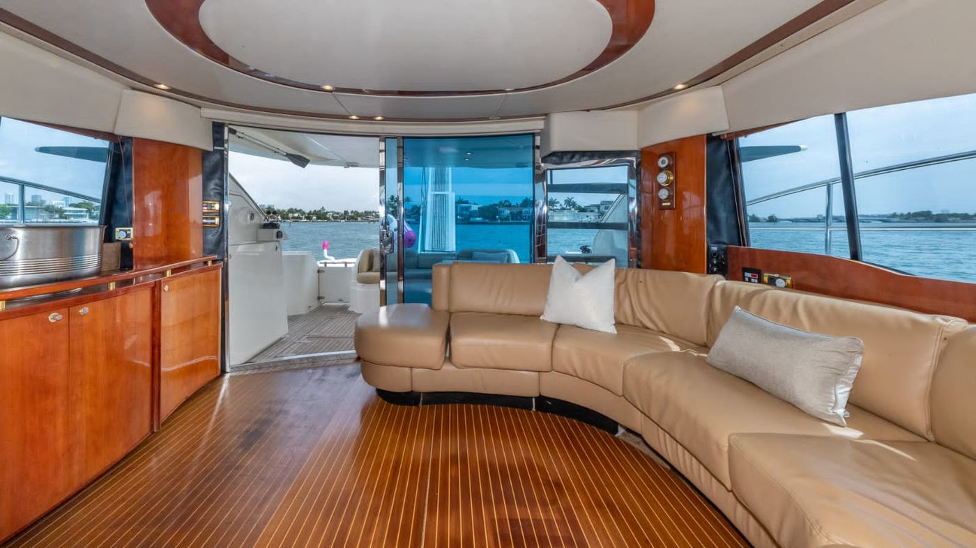 Fairline 68 Luxury Yacht at Playa Mujeres